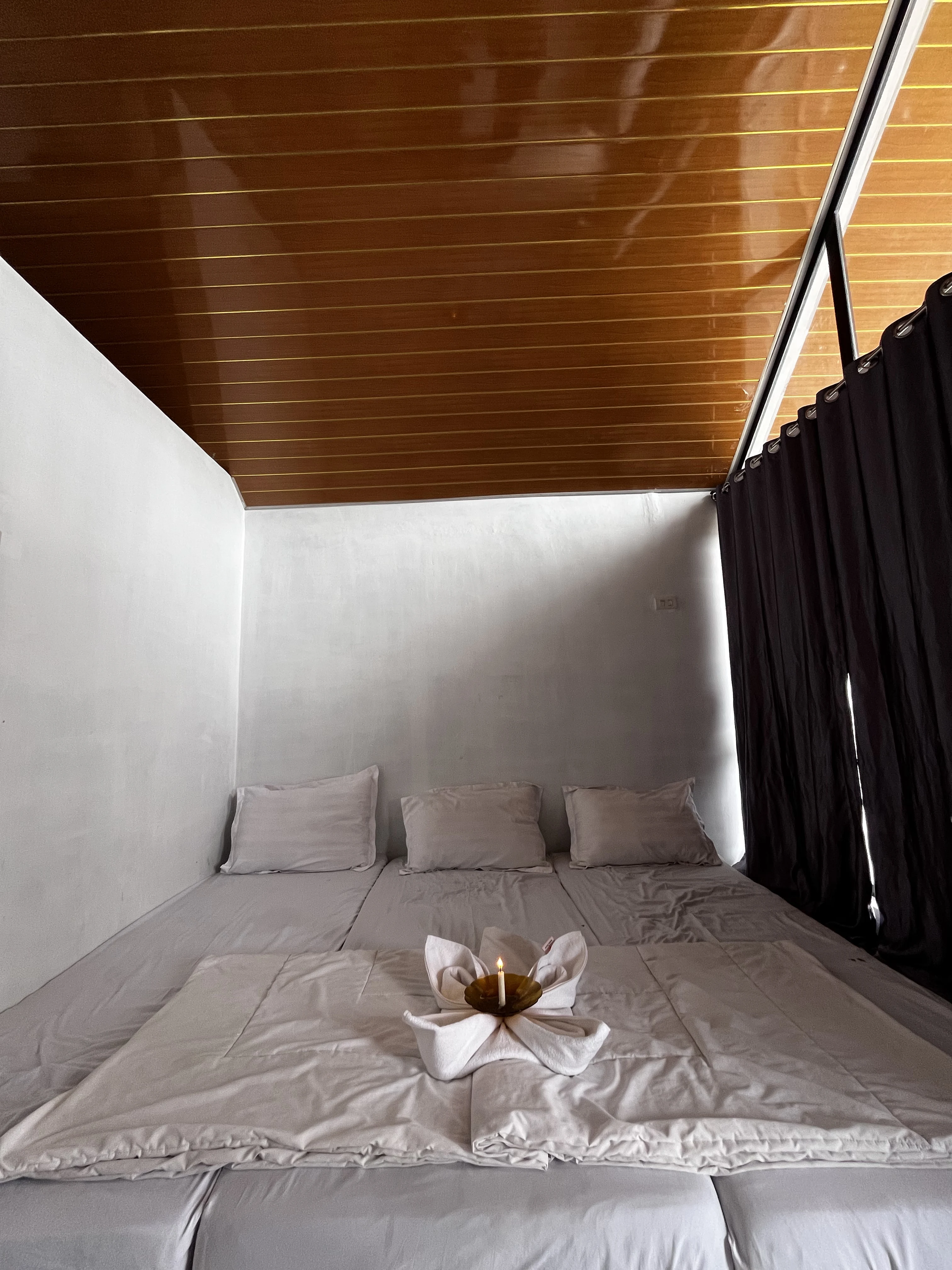 Connecting Room